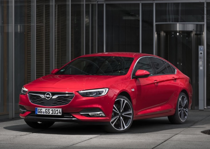 2020 Opel Insignia vs 2020 Volkswagen Passat Karşılaştırması